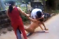 Nguoi dan ba danh ghen, lot quan ao tinh dich lanh an hinh anh