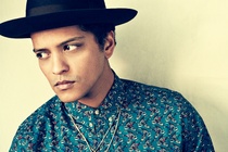 Bruno Mars lien tiep bi kien dao nhac hinh anh