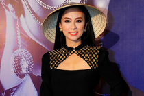 Huyen Ny - co nang MC tao bao nhat showbiz Viet hinh anh