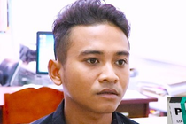 Thanh nien trom tien o chua di mua dien thoai hinh anh