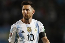 Messi nhạt nhòa trong trận hòa Brazil