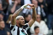 Newcastle thắng Tottenham 6-1