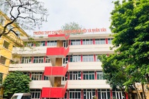 De thi Ngu van 'Cu sai di vi cuoc doi cho phep' hinh anh