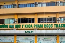 Thay hieu truong Dai hoc Y khoa Pham Ngoc Thach hinh anh