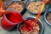 He lo quan ban tiet canh, long lon lam 2 nguoi khong qua khoi hinh anh