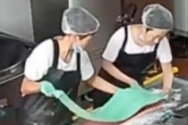 Be boi 'dau doc' tre mam non gay rung dong Trung Quoc hinh anh