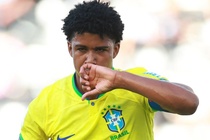 U20 Brazil thắng 4-1 dù chơi thiếu người