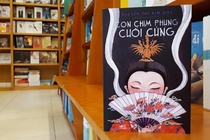 'Con chim phung cuoi cung': Nguoi phu nu khac hoa buc tranh lich su hinh anh