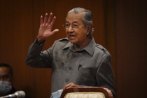 Ông Mahathir khẳng định vẫn nắm quyền kiểm soát đảng dù bị sa thải