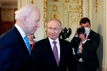 Ong Putin phe phan Black Lives Matter, ong Biden dap tra 'lo bich' hinh anh