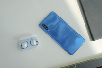 Den luot Galaxy S10 va A50 bi Samsung bo roi hinh anh