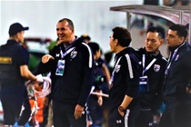 VFF kien nghi AFC vu thay Park bi khieu khich hinh anh
