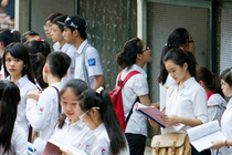 Tuyen sinh lop10: Phu huynh nhao nhao tim phuong an du phong hinh anh