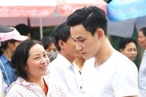 Trai dep noi bat nhat tai diem thi Hoc vien Bao chi hinh anh