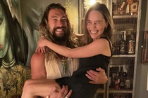 ‘Aquaman’ Jason Momoa và Emilia Clarke hội ngộ
