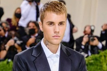 Justin Bieber mắc Covid-19