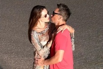 Sieu mau Alessandra Ambrosio va ban trai ky niem mot nam yeu hinh anh