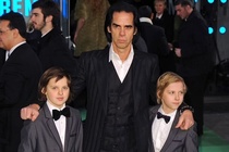 Nick Cave soc khi mat 2 nguoi con trai trong 7 nam hinh anh