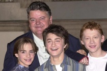 Dàn sao 'Harry Potter' tiếc thương sự ra đi của 'Bác Hagrid'