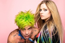 Ban trai soc khi bi Avril Lavigne huy hon hinh anh
