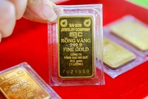 Hai vợ chồng cùng ngồi tù vì lừa đảo tiền, vàng của 186 người