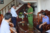 Bat tam giam cuu Chu tich UBND huyen o Phu Yen hinh anh