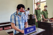 30 thang tu cho bi cao danh can bo chot kiem dich hinh anh
