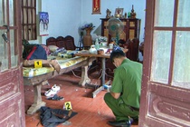 Người đàn ông bắn chết con riêng của vợ rồi tự tử