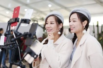 Trào lưu 'livestream đôi' gây phản cảm ở Trung Quốc