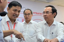 Bi thu Nguyen Van Nen tham Cong vien phan mem Quang Trung hinh anh