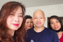Cong dong nguoi Viet o chau Au giup chang trai ung thu ve nuoc hinh anh