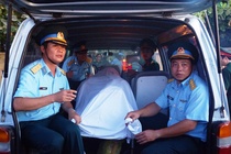 Phi công Trần Quang Khải đã về đến đất liền