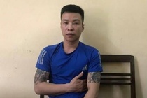 Ban nhau cam kiem truy sat nhau tren pho hinh anh