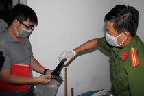 Truy tìm 3 nghi phạm nổ súng bắn người đi đường