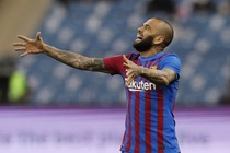 Dani Alves di vao lich su El Clasico hinh anh