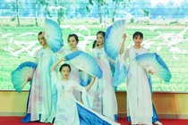 NSUT Cong Ninh, Sy Luan an tuong voi tai nang cua thay co Royal School hinh anh