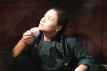 Nhật Kim Anh gây tranh cãi khi đóng vai cô gái 18 tuổi