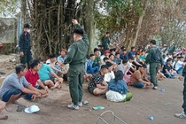 Pha truong ga ngay mung 2 Tet, tom 72 con bac, thu giu gan nua ty dong hinh anh