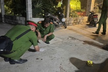 Dang ngoi choi o nha nguoi than, anh re bi em vo dam tu vong hinh anh