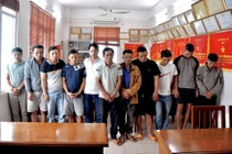 8 ke thua bac roi bat coc, danh dap doi thu doi 400 trieu tien chuoc hinh anh
