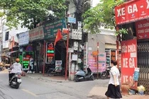Nam thanh nien nghi ‘ngao da’ chem nhieu nguoi nhap vien o Ha Noi hinh anh