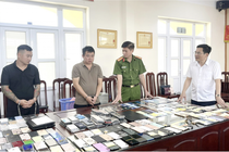 Tom gon bang trom 'moc' 319 dien thoai cua nguoi dan tai chua Tam Chuc hinh anh