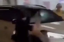 Clip thanh nien co tinh quay xe de 'thong chot' kiem tra nong do con hinh anh
