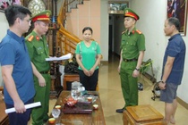 Khoi to 3 bi can san xuat gia do bang hoa chat doc hai hinh anh