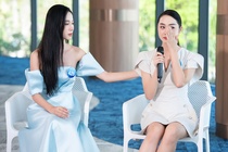 Thí sinh Hoa hậu Thế giới Việt Nam khóc ở vòng thi phỏng vấn
