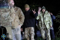 Nga, Ukraine trao đổi tù binh quy mô lớn