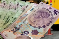 Lạm phát Argentina lần đầu vượt 100% sau 30 năm