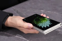 Chua ra mat, smartphone gap 3 cua Samsung da co doi thu hinh anh