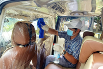 Tài xế taxi công nghệ TP.HCM cạn tiền, mong sớm được hoạt động trở lại