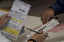 Bang Wisconsin kiểm phiếu lại ở 2 quận theo yêu cầu của ông Trump